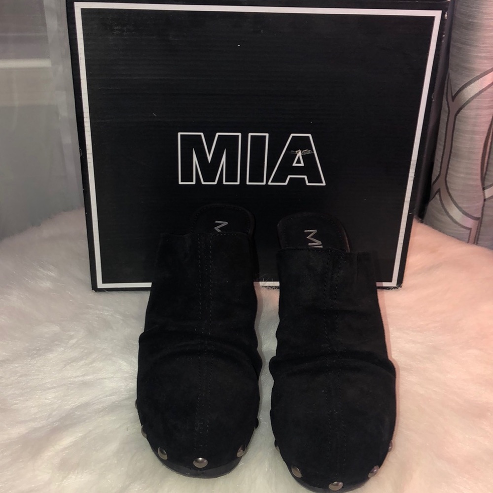 MIA Clogs